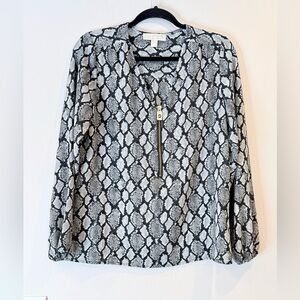 🔥Michael Kors Women's Black and Gray Snake Print Top Size S EUC 🔥